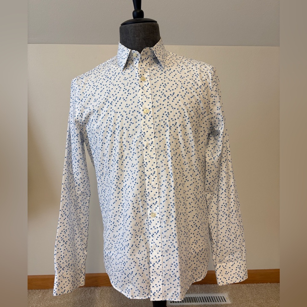 Banana Republic White and Blue Casual Button Down Shirt